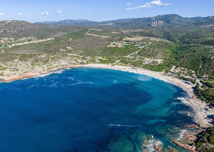 Functional With Shared Pool Lägenhet Aglientu