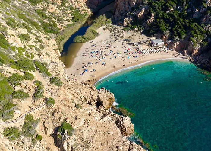 Functional With Shared Pool Lägenhet Aglientu